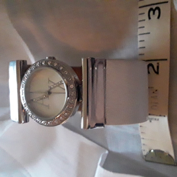 Armani NWOT Watch - Picture 7 of 8